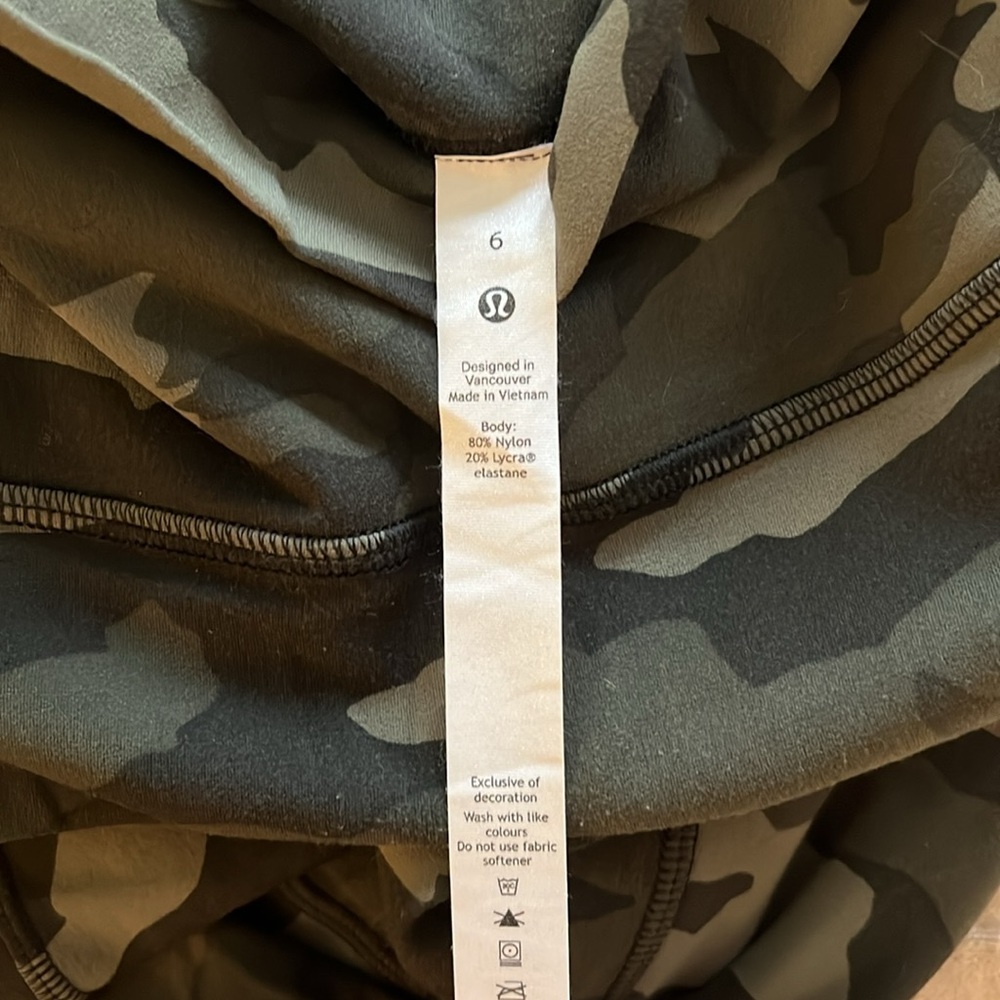 Lululemon Align 25" Leggings w/ Pockets in Heritage Camo Olive Size 6 - Picture 7 of 7